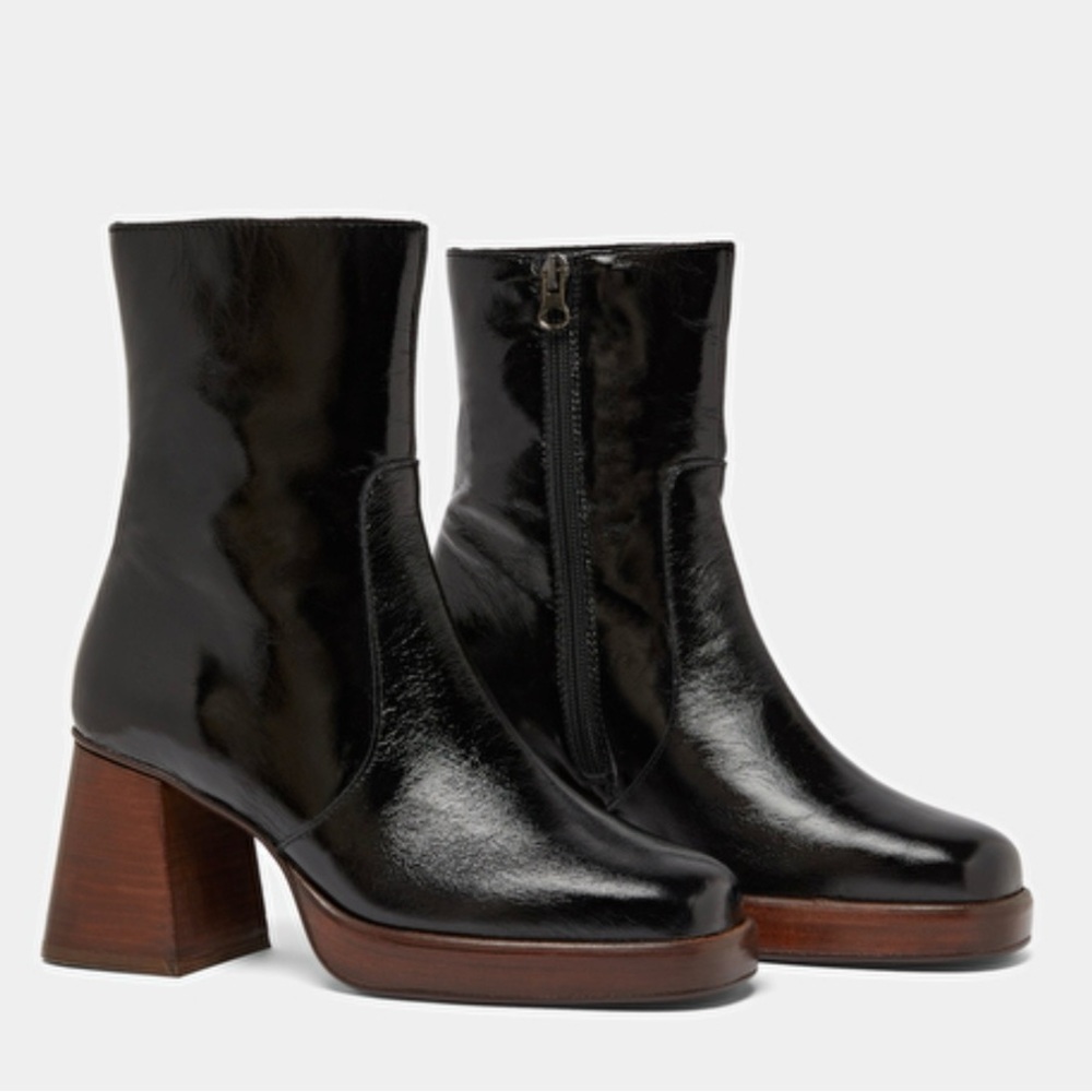 JONAK PARIS PLATFORM ANKLE BOOTS 
in black glossy leather 8.5/9 US